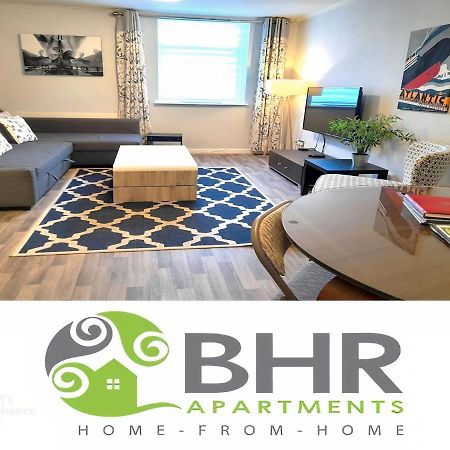 Excellent Location - City Centre - Parking - 4 Beds -2 Bedrooms Белфаст Екстериор снимка