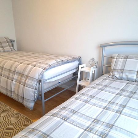 Excellent Location - City Centre - Parking - 4 Beds -2 Bedrooms Белфаст Екстериор снимка
