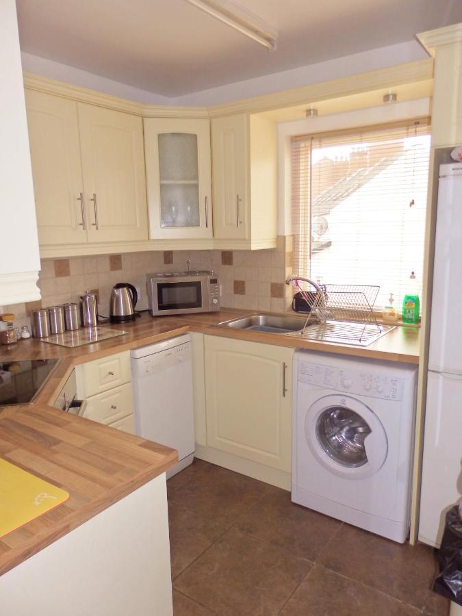 Excellent Location - City Centre - Parking - 4 Beds -2 Bedrooms Белфаст Екстериор снимка