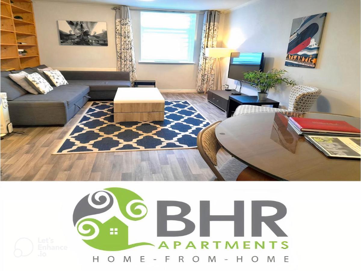 Excellent Location - City Centre - Parking - 4 Beds -2 Bedrooms Белфаст Екстериор снимка