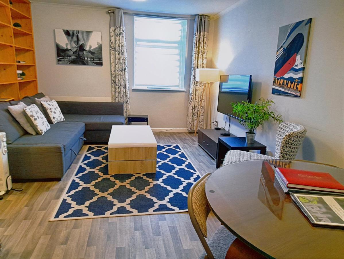 Excellent Location - City Centre - Parking - 4 Beds -2 Bedrooms Белфаст Екстериор снимка