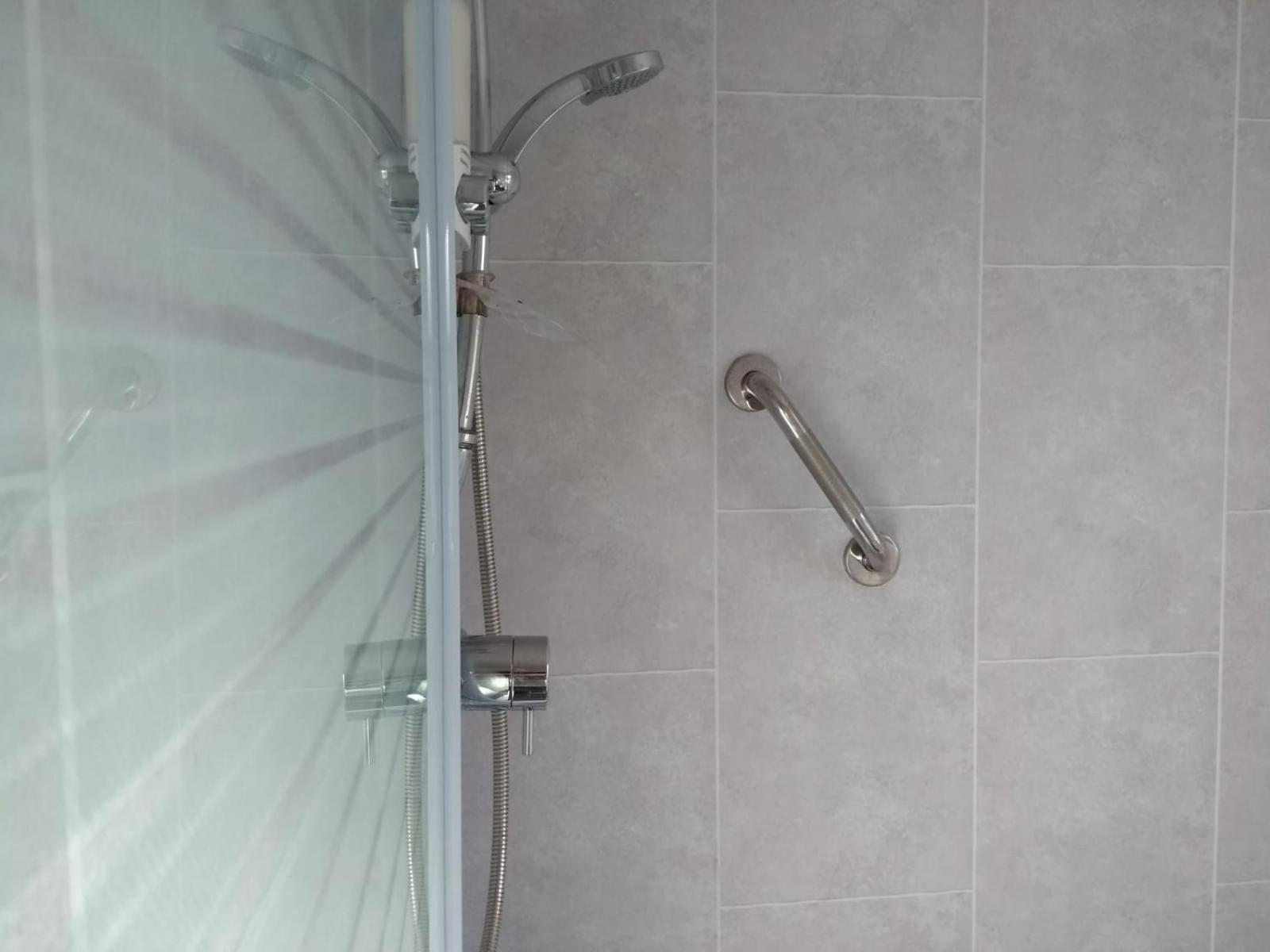 Excellent Location - City Centre - Parking - 4 Beds -2 Bedrooms Белфаст Екстериор снимка